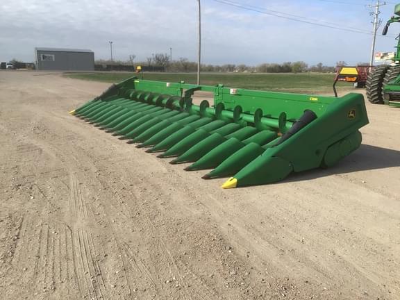 Image of John Deere C18R Primary image