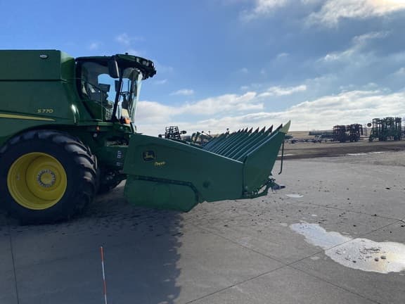 Image of John Deere C18R equipment image 4