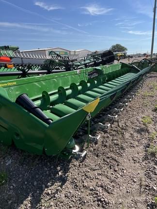 Image of John Deere C18R equipment image 4