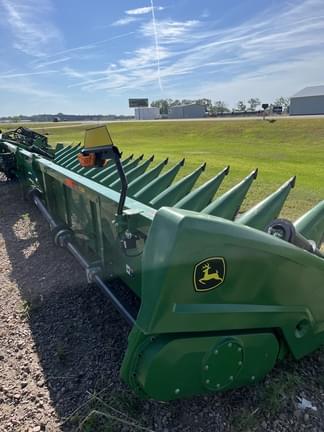 Image of John Deere C18R equipment image 3