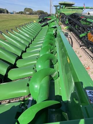 Image of John Deere C18R equipment image 2