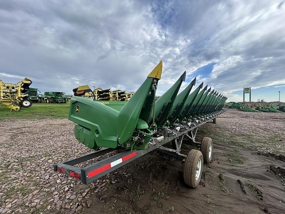 Image of John Deere C18R equipment image 2