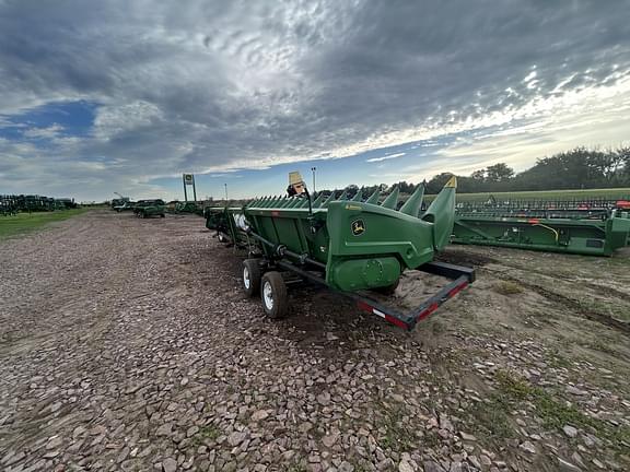 Image of John Deere C18R equipment image 4