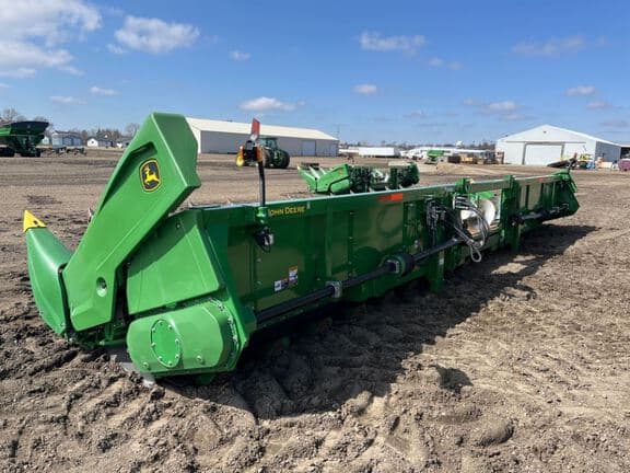 Image of John Deere C18R equipment image 3