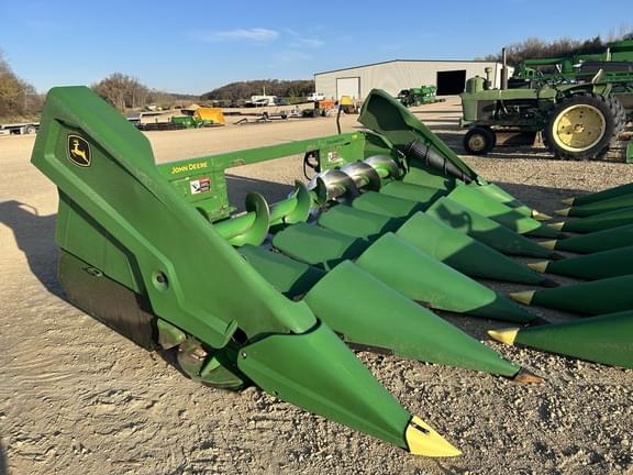 Image of John Deere C6R equipment image 1