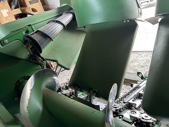 Image of John Deere C6R equipment image 4
