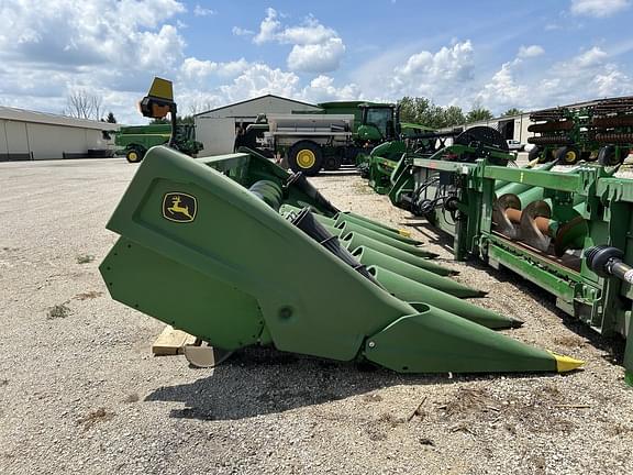 Image of John Deere C6R equipment image 4