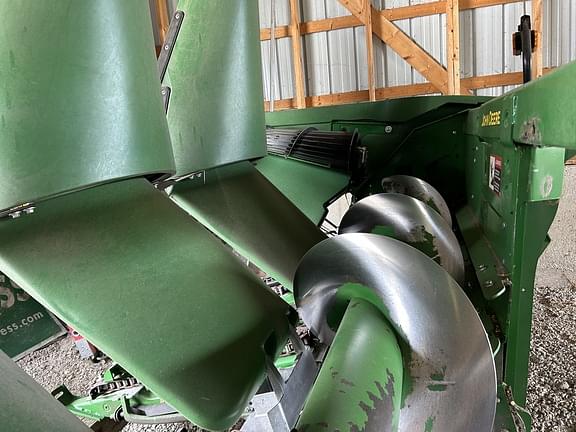 Image of John Deere C6R equipment image 3