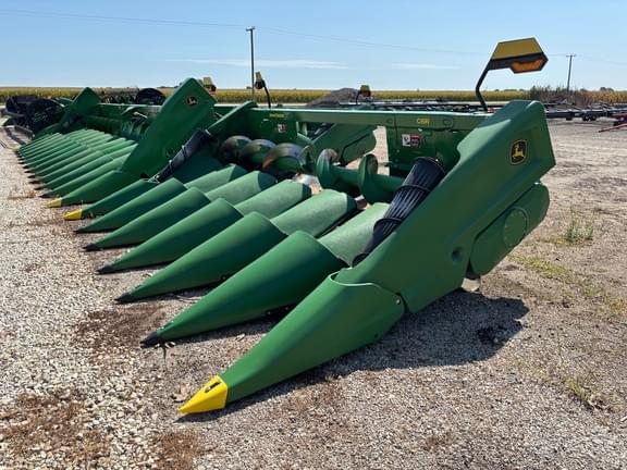 Image of John Deere C6R Primary image