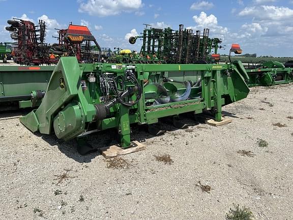 Image of John Deere C6R equipment image 2