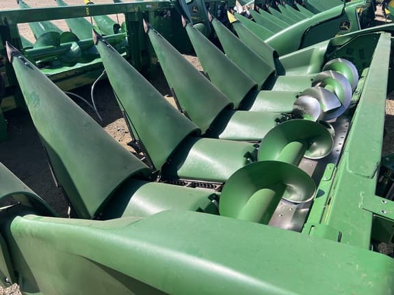 Image of John Deere C6R equipment image 4