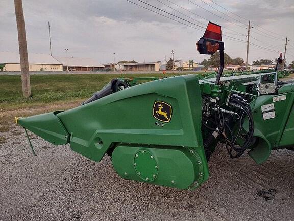 Image of John Deere C6R equipment image 3