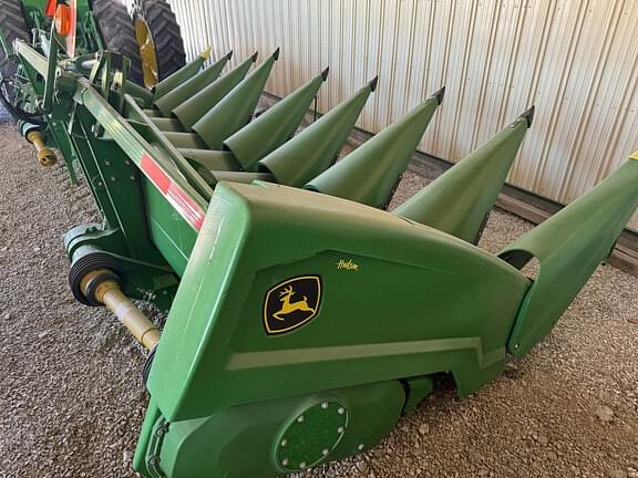 Image of John Deere C8F equipment image 4