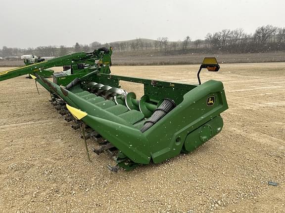 Image of John Deere C8R equipment image 3