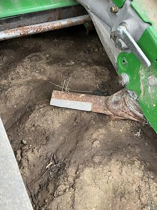 Image of John Deere C8R equipment image 4
