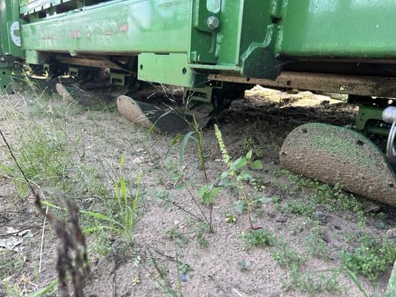 Image of John Deere C8R equipment image 2