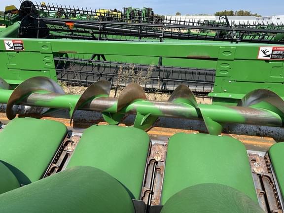 Image of John Deere C8R equipment image 1
