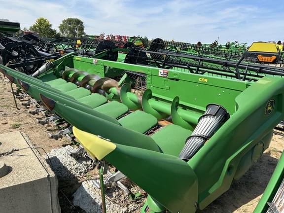 Image of John Deere C8R equipment image 4