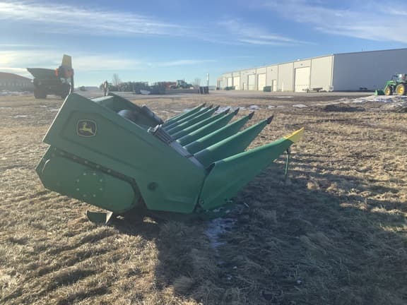 Image of John Deere C8R equipment image 4