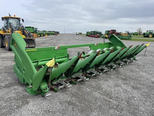 Image of John Deere C8R equipment image 3