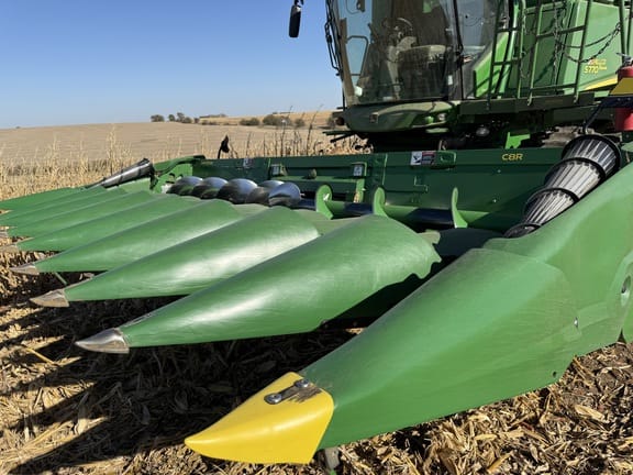 2022 John Deere C8R Equipment Image0