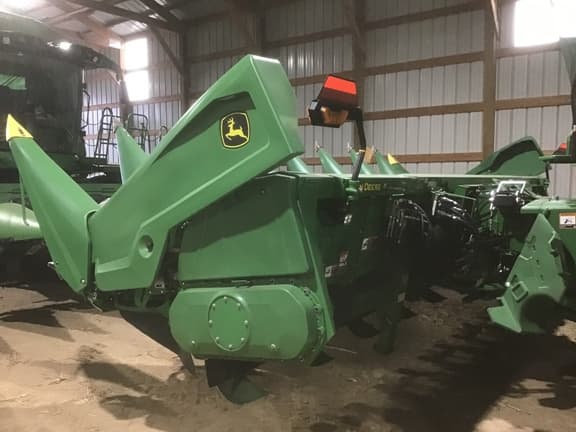 Image of John Deere C8R Image 1