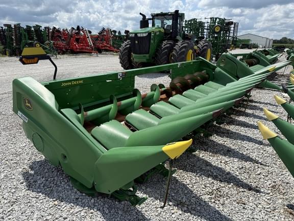 Image of John Deere C8R Primary image