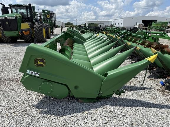 Image of John Deere C8R equipment image 1