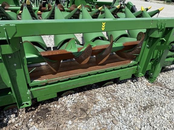 Image of John Deere C8R equipment image 4
