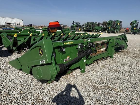 Image of John Deere C8R Image 1