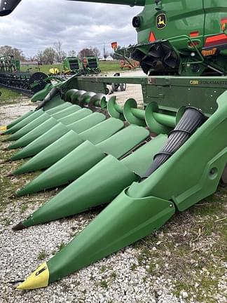 Image of John Deere C8R equipment image 1
