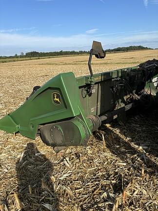 Image of John Deere C8R equipment image 4