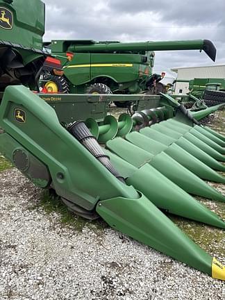 Image of John Deere C8R equipment image 2