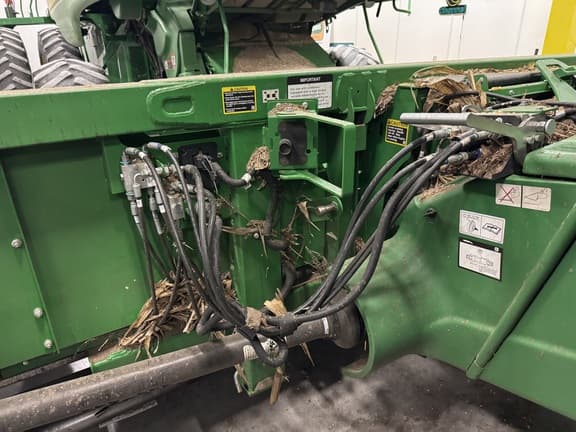 Image of John Deere C8R equipment image 2