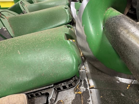 Image of John Deere C8R equipment image 4