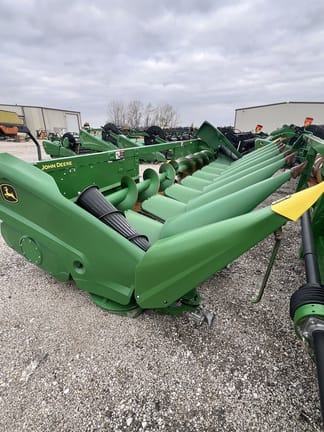 Main image John Deere C8R