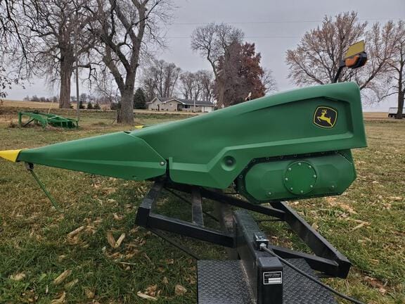 2022 John Deere C8R Equipment Image0