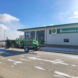 2022 John Deere C8R Image