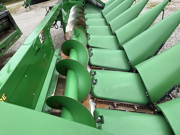 Image of John Deere C8R equipment image 4