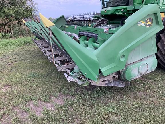 2022 John Deere C8R Equipment Image0