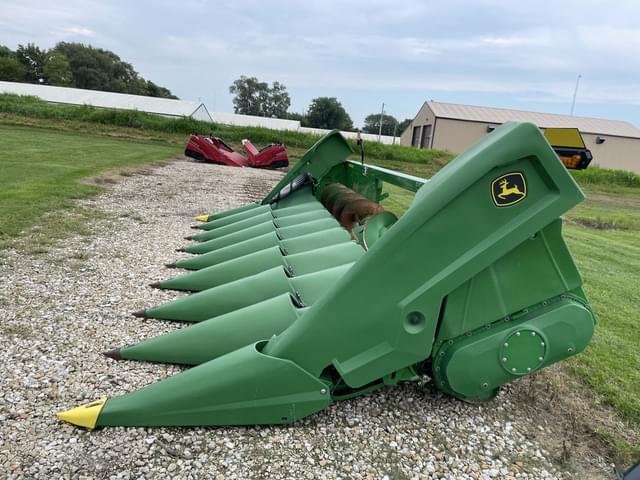Image of John Deere C8R equipment image 1