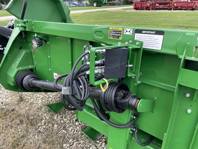 Image of John Deere C8R equipment image 4