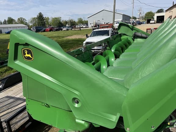Image of John Deere C8R Primary image
