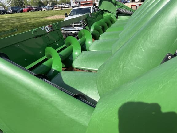Image of John Deere C8R equipment image 2
