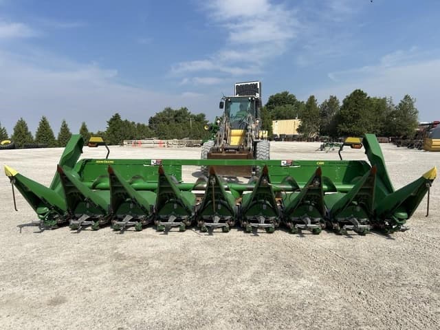 Image of John Deere C8R equipment image 1