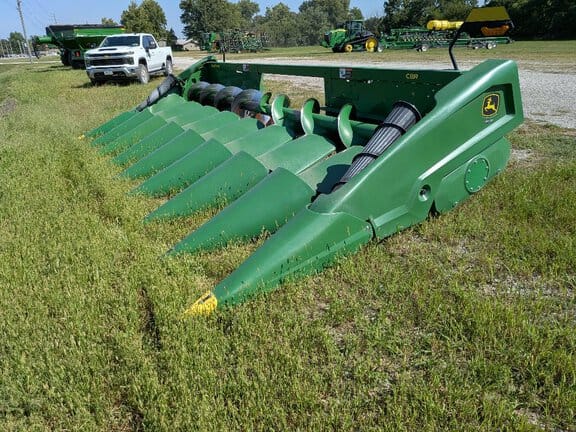 2022 John Deere C8R Equipment Image0