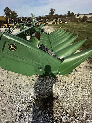 Image of John Deere C8R equipment image 3