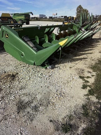 Main image John Deere C8R