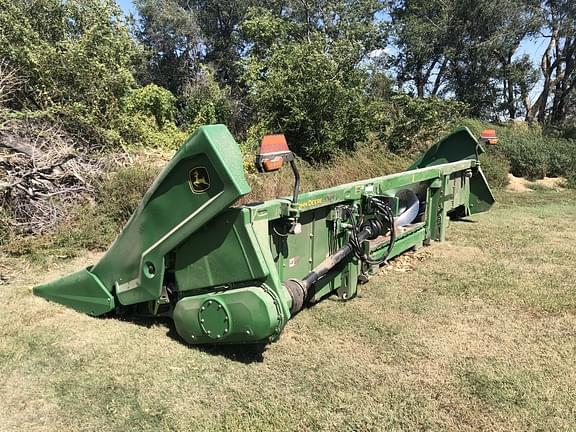 Image of John Deere C8R equipment image 2