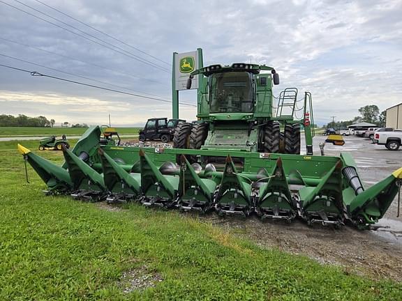 Image of John Deere C8R Primary image